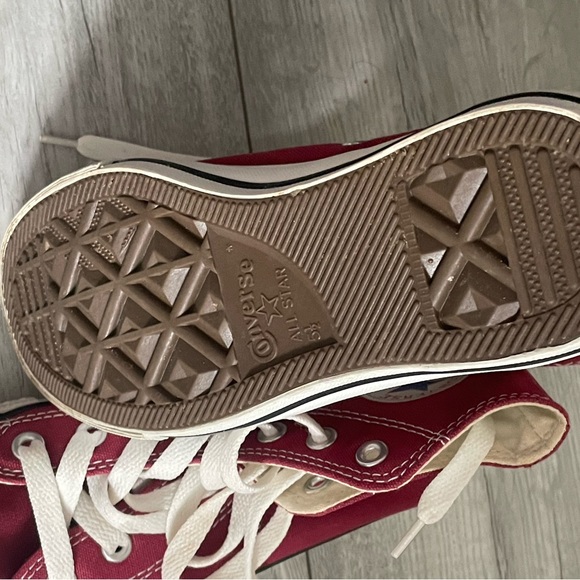 Maroon converse (size 5.5 UK) - Picture 3 of 3
